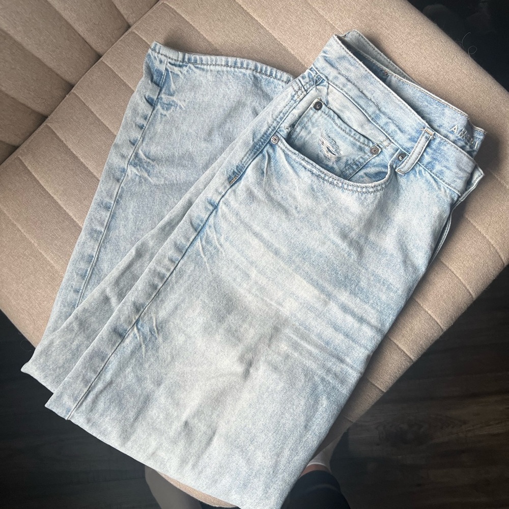 American Eagle Outfitters Light Wash Straight Jeans